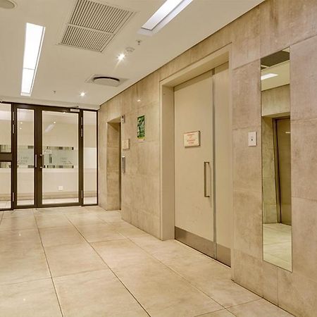 Sandton Skyline Luxury Space Johannesburg Exterior photo